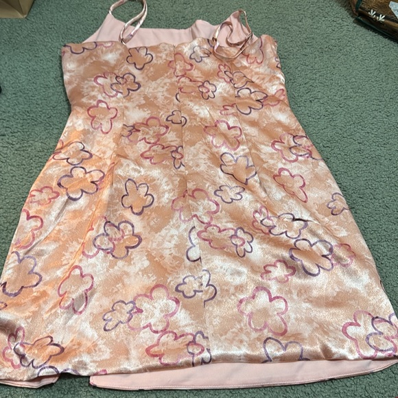 Dress - Picture 2 of 3